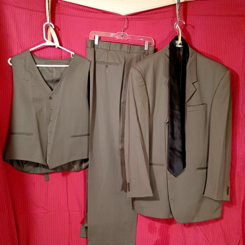 3 Piece Plus Tie Gray Men's Giovanno Georgio / Leading Male 40L